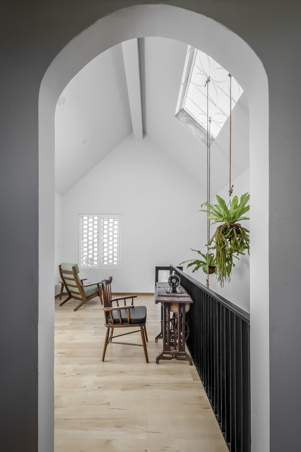 Ng&ocirc;i nh&agrave; 125m2 đẹp như resort của cặp đ&ocirc;i y&ecirc;u nhau từ cấp ba, đầu tư 2 tỷ với thiết kế đưa gi&oacute; v&agrave;o mọi ng&oacute;c ng&aacute;ch - Ảnh 17.