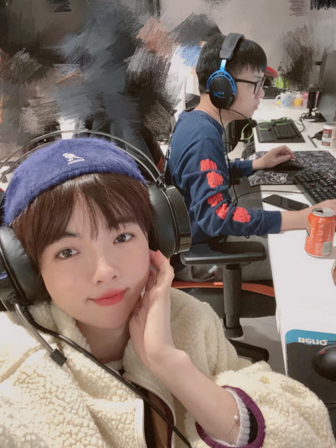 Cuộc sống của thanh ni&ecirc;n nhận lương 5,5 tỷ/th&aacute;ng - SofM chỉ xoay quanh game v&agrave;... bạn g&aacute;i hơn 7 tuổi - Ảnh 6.