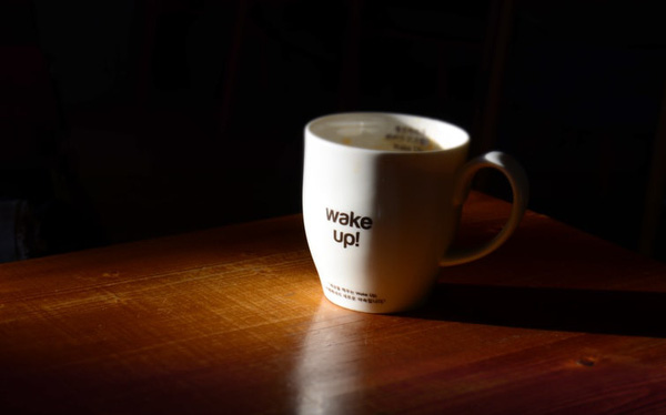  Kh&ocirc;ng phải cứ dậy sớm l&agrave; th&agrave;nh c&ocirc;ng, trong khi dậy muộn c&oacute; những lợi &iacute;ch tuyệt vời: Tiết kiệm tiền v&agrave; thời gian, s&aacute;ng tạo, y&ecirc;u bản th&acirc;n...  - Ảnh 1.