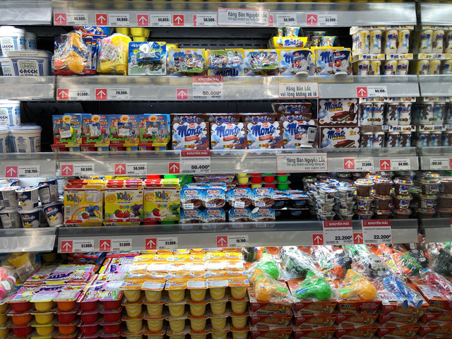 Giải đ&aacute;p thắc mắc v&igrave; sao sữa chua lu&ocirc;n được b&aacute;n theo lốc 4 hộp kh&ocirc;ng hơn kh&ocirc;ng k&eacute;m, c&acirc;u trả lời sẽ l&agrave;m bạn ngạc nhi&ecirc;n  - Ảnh 1.