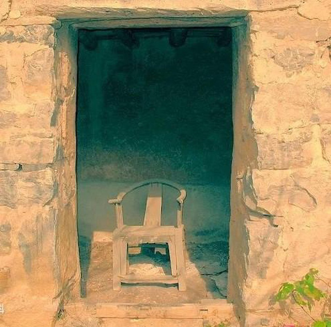 Ngôi làng ma ám đáng sợ nhất Trung Quốc: Không ai đủ can đảm quay lại lần thứ 2 và bí ẩn về chiếc ghế Thái sư bị dính lời nguyền - Ảnh 3. Ngôi làng ma ám đáng sợ nhất Trung Quốc: Không ai đủ can đảm quay lại lần thứ 2 và bí ẩn về chiếc ghế Thái sư bị dính lời nguyền - Ảnh 3.