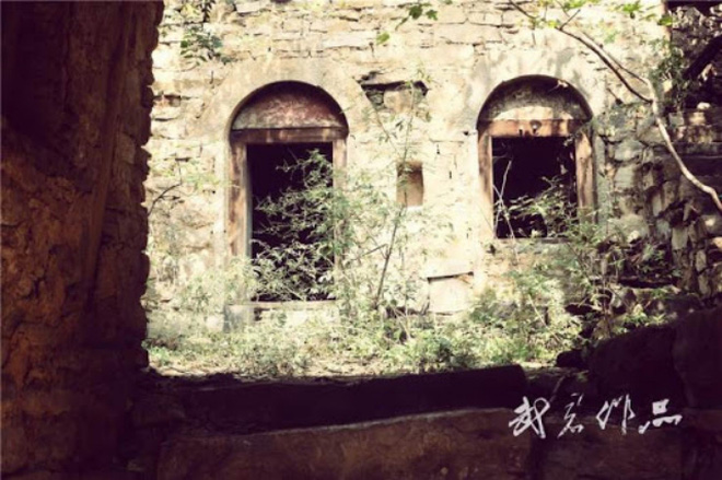 Ngôi làng ma ám đáng sợ nhất Trung Quốc: Không ai đủ can đảm quay lại lần thứ 2 và bí ẩn về chiếc ghế Thái sư bị dính lời nguyền - Ảnh 12. Ngôi làng ma ám đáng sợ nhất Trung Quốc: Không ai đủ can đảm quay lại lần thứ 2 và bí ẩn về chiếc ghế Thái sư bị dính lời nguyền - Ảnh 12.