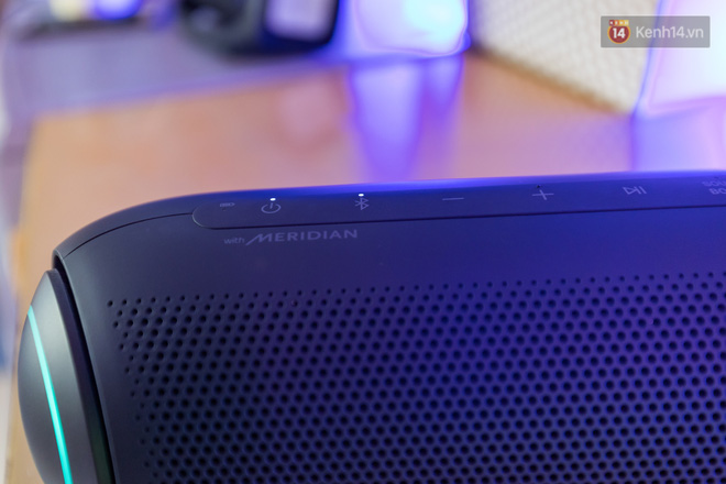 Đ&aacute;nh gi&aacute; nhanh loa LG XBOOM Go: Thiết kế trẻ trung, nhiều t&iacute;nh năng th&ocirc;ng minh, ph&ugrave; hợp cho fan Rap Việt - Ảnh 4.