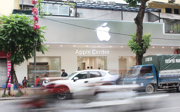 Chưa kịp khai trương, cửa h&agrave;ng Apple Center đ&atilde; buộc phải gỡ logo &lsquo;t&aacute;o khuyết&rsquo; - Ảnh 1.