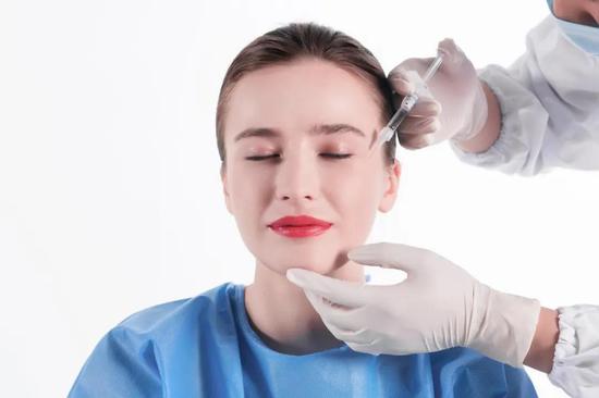 Tại sao những con g&agrave; trong si&ecirc;u thị kh&ocirc;ng c&oacute; đầu? - Ảnh 10.