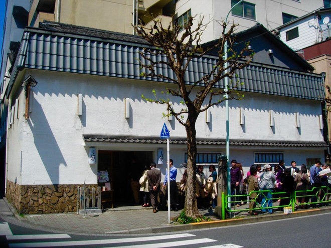 Chỉ b&aacute;n cơm trứng nhưng nh&agrave; h&agrave;ng Nhật n&agrave;y đ&atilde; tồn tại suốt 250 năm, kh&aacute;ch xếp h&agrave;ng 4 tiếng cũng chưa chắc mua được - Ảnh 3.