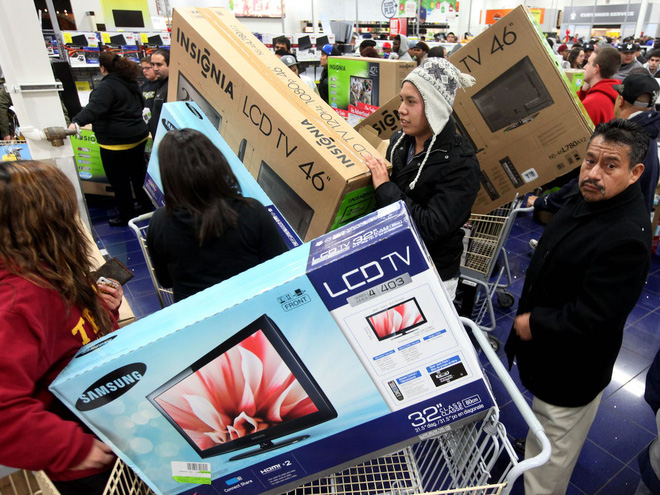 Những c&acirc;u chuyện chứng minh Black Friday tạo ra một thế giới đi&ecirc;n rồ v&agrave; cuồng loạn nhất, theo lời kể của c&aacute;c nh&acirc;n vi&ecirc;n b&aacute;n h&agrave;ng - Ảnh 7.