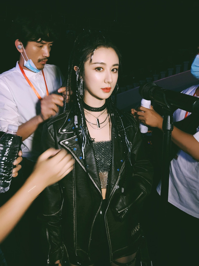 Kiếm hơn ngh&igrave;n tỷ chỉ sau 7 tiếng, nữ ho&agrave;ng livestream xứ Trung l&agrave;m thế n&agrave;o để từ chủ shop thời trang v&ocirc; danh trở th&agrave;nh triệu ph&uacute;?  - Ảnh 4.