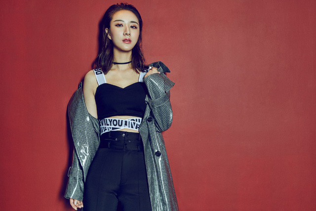 Kiếm hơn ngh&igrave;n tỷ chỉ sau 7 tiếng, nữ ho&agrave;ng livestream xứ Trung l&agrave;m thế n&agrave;o để từ chủ shop thời trang v&ocirc; danh trở th&agrave;nh triệu ph&uacute;?  - Ảnh 6.