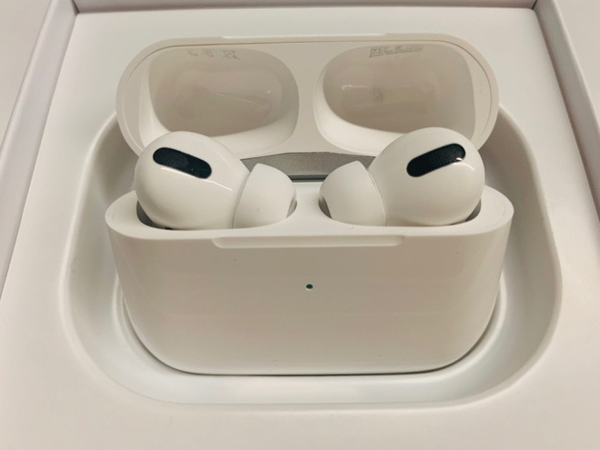 Lạc v&agrave;o vũ trụ AirPods fake: Từ những chiếc tai nghe v&agrave;i chục ngh&igrave;n cho đến h&agrave;ng nh&aacute;i tinh vi m&agrave; CEO Apple cũng kh&ocirc;ng ph&acirc;n biệt được - Ảnh 1.
