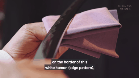 Kiếm katana Nhật Bản c&oacute; gi&aacute; tới cả trăm triệu đồng: Nh&igrave;n nghệ nh&acirc;n r&egrave;n kiếm mất 18 th&aacute;ng để l&agrave;m 1 thanh, bạn sẽ hiểu tại sao n&oacute; lại đắt đến thế - Ảnh 4.