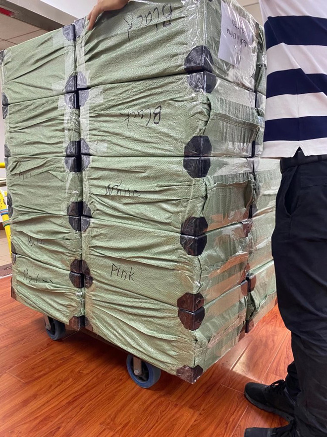 Lạc v&agrave;o vũ trụ AirPods fake: Từ những chiếc tai nghe v&agrave;i chục ngh&igrave;n cho đến h&agrave;ng nh&aacute;i tinh vi m&agrave; CEO Apple cũng kh&ocirc;ng ph&acirc;n biệt được - Ảnh 7.