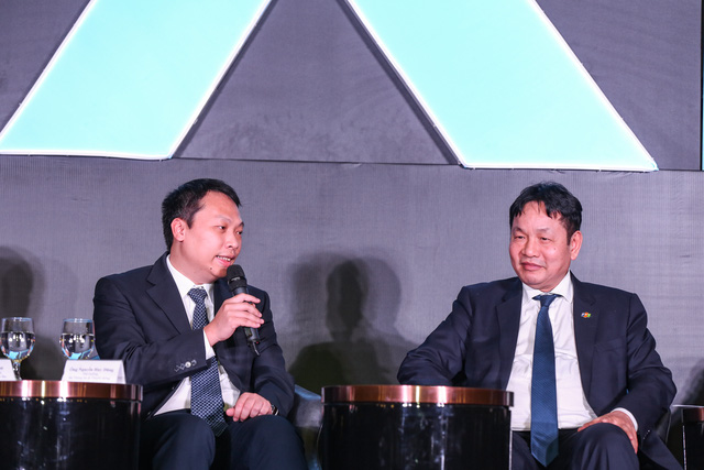 Thứ trưởng TT&TT trẻ nhất Việt Nam: FPT, VNPT, Viettel phải phát huy vai trò hạ tầng và nền tảng, thay vì cạnh tranh với SME! - Ảnh 1. Thứ trưởng TT&TT trẻ nhất Việt Nam: FPT, VNPT, Viettel phải phát huy vai trò hạ tầng và nền tảng, thay vì cạnh tranh với SME! - Ảnh 1.