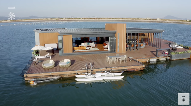  Đ&ocirc;i vợ chồng x&acirc;y biệt thự nổi 600m2 giữa biển, d&ugrave;ng l&agrave;m nơi c&aacute;ch ly với thế giới m&ugrave;a Covid  - Ảnh 8.