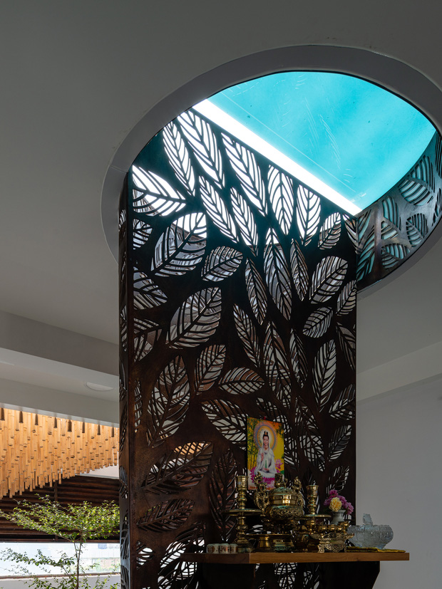 Nhà tổ chim với thiết kế phá vỡ mọi quy tắc: Không có tường ngăn, nhìn đâu cũng thấy cây xanh với khoảnh trống - Ảnh 13. Nhà tổ chim với thiết kế phá vỡ mọi quy tắc: Không có tường ngăn, nhìn đâu cũng thấy cây xanh với khoảnh trống - Ảnh 13.