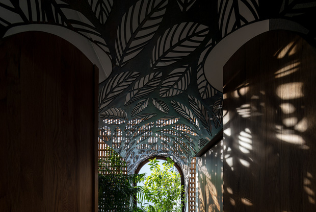 Nhà tổ chim với thiết kế phá vỡ mọi quy tắc: Không có tường ngăn, nhìn đâu cũng thấy cây xanh với khoảnh trống - Ảnh 20. Nhà tổ chim với thiết kế phá vỡ mọi quy tắc: Không có tường ngăn, nhìn đâu cũng thấy cây xanh với khoảnh trống - Ảnh 20.