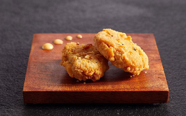 Singapore ch&iacute;nh thức cho ph&eacute;p b&aacute;n đại tr&agrave; thịt nh&acirc;n tạo từ ph&ograve;ng th&iacute; nghiệm  - Ảnh 1.