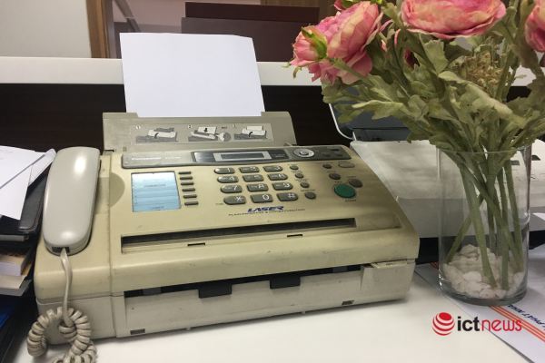 Tại sao những chiếc m&aacute;y fax vẫn c&ograve;n tồn tại đến nay? - Ảnh 1.