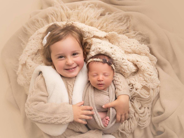 Đứa trẻ sinh ra đ&atilde; 28 tuổi, chỉ k&eacute;m mẹ đ&uacute;ng 1 tuổi v&agrave; lập lu&ocirc;n kỷ lục thế giới: Tưởng v&ocirc; l&yacute; nhưng l&yacute; do đằng sau lại cực kỳ thuyết phục - Ảnh 1.