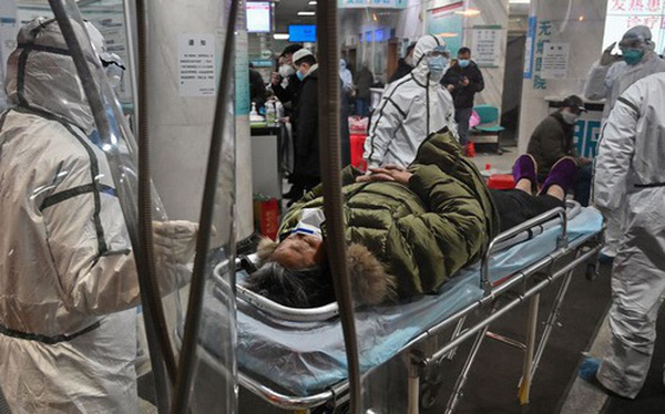 9 người trong 1 gia đình Hồng Kông nhiễm cúm corona sau khi cùng ăn lẩu và thịt nướng - Ảnh 1. 9 người trong 1 gia đình Hồng Kông nhiễm cúm corona sau khi cùng ăn lẩu và thịt nướng - Ảnh 1.