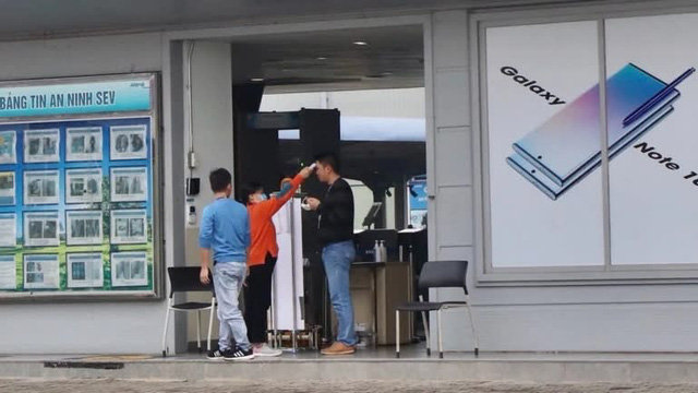 Giữa cơn b&ugrave;ng ph&aacute;t dịch virus corona, Samsung duy tr&igrave; hoạt động nh&agrave; m&aacute;y 60.000 c&ocirc;ng nh&acirc;n ở Việt Nam bằng c&aacute;ch n&agrave;o? - Ảnh 3.