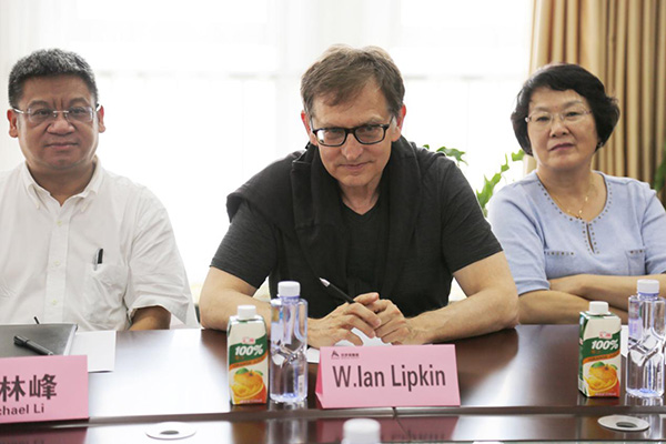 Phỏng vấn thợ săn virus, nh&agrave; dịch tễ học người Mỹ t&igrave;nh nguyện đi v&agrave;o giữa t&acirc;m dịch Covid-19 - Ảnh 5.