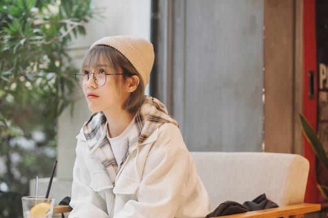 &ldquo;Nữ ho&agrave;ng top #1 trending YouTube Hậu Ho&agrave;ng: Trong thế giới YouTuber, mọi người to&agrave;n tranh đua, ganh gh&eacute;t nhau, c&ograve;n t&ocirc;i một m&igrave;nh một thế giới, muốn đứng ngo&agrave;i sự cạnh tranh ấy! - Ảnh 4.