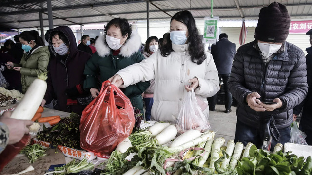  Trung Quốc lần đầu ti&ecirc;n phải nhập khẩu trang, Foxconn phải tự cứu m&igrave;nh, coronavirus đang x&aacute;o trộn chuỗi cung ứng khẩu trang to&agrave;n thế giới  - Ảnh 5.