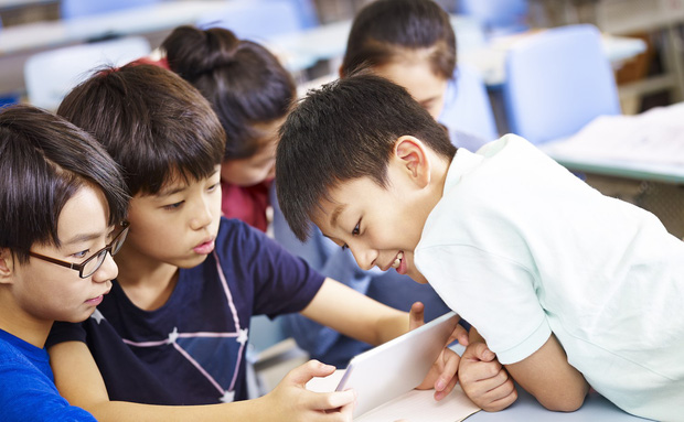 Nghịch dại: Bị bắt học online, nam sinh giả danh thầy hiệu ph&oacute;, y&ecirc;u cầu gi&aacute;o vi&ecirc;n ngưng buổi học - Ảnh 1.