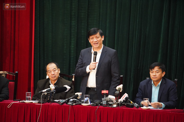 Bộ Y tế c&ocirc;ng bố 4 con đường l&acirc;y nhiễm ch&iacute;nh của virus corona - Ảnh 2.