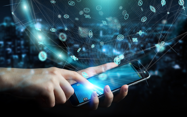 Loạt &ocirc;ng lớn Vingroup, Sungroup, Sunshine Group phun s&aacute;t khuẩn tr&ecirc;n to&agrave;n bộ hệ thống nghỉ dưỡng, d&ugrave;ng c&ocirc;ng nghệ FaceID, cảm ứng th&acirc;n nhiệt, b&aacute;n h&agrave;ng qua App...ngăn chặn dịch corona l&acirc;y lan - Ảnh 1.