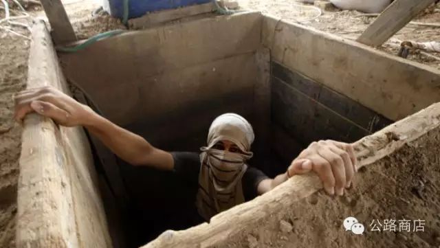 Tại Trung Đông, gà rán KFC cũng trở thành mặt hàng để người ta đánh đổi cả tính mạng để buôn lậu - Ảnh 2. Tại Trung Đông, gà rán KFC cũng trở thành mặt hàng để người ta đánh đổi cả tính mạng để buôn lậu - Ảnh 2.