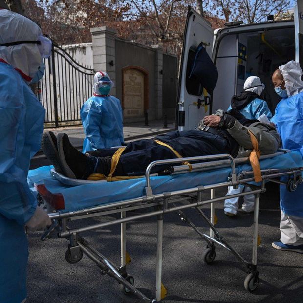 Virus Vũ Hán: 719 người đã tử vong, số ca thiệt mạng tại Trung Quốc đã vượt qua đại dịch SARS nhưng tỉ lệ tử thấp hơn rất nhiều, số người khỏi bệnh tiếp tục tăng - Ảnh 1. Virus Vũ Hán: 719 người đã tử vong, số ca thiệt mạng tại Trung Quốc đã vượt qua đại dịch SARS nhưng tỉ lệ tử thấp hơn rất nhiều, số người khỏi bệnh tiếp tục tăng - Ảnh 1.