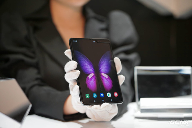 Bạn có nên chờ đợi thêm hay mua luôn Galaxy Fold hay Motorola Razr tại thời điểm này? - Ảnh 3. Bạn có nên chờ đợi thêm hay mua luôn Galaxy Fold hay Motorola Razr tại thời điểm này? - Ảnh 3.