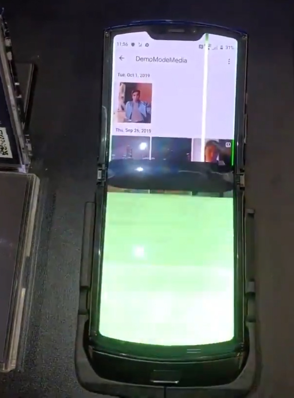 Chỉ sau 1 ng&agrave;y mở b&aacute;n, Moto RAZR đ&atilde; bị lỗi m&agrave;n h&igrave;nh h&agrave;ng loạt - Ảnh 3.