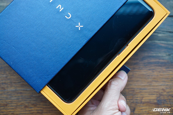 Cận cảnh bộ đôi OPPO Find X2 series: không chê được về thiết kế - Ảnh 1. Cận cảnh bộ đôi OPPO Find X2 series: không chê được về thiết kế - Ảnh 1.