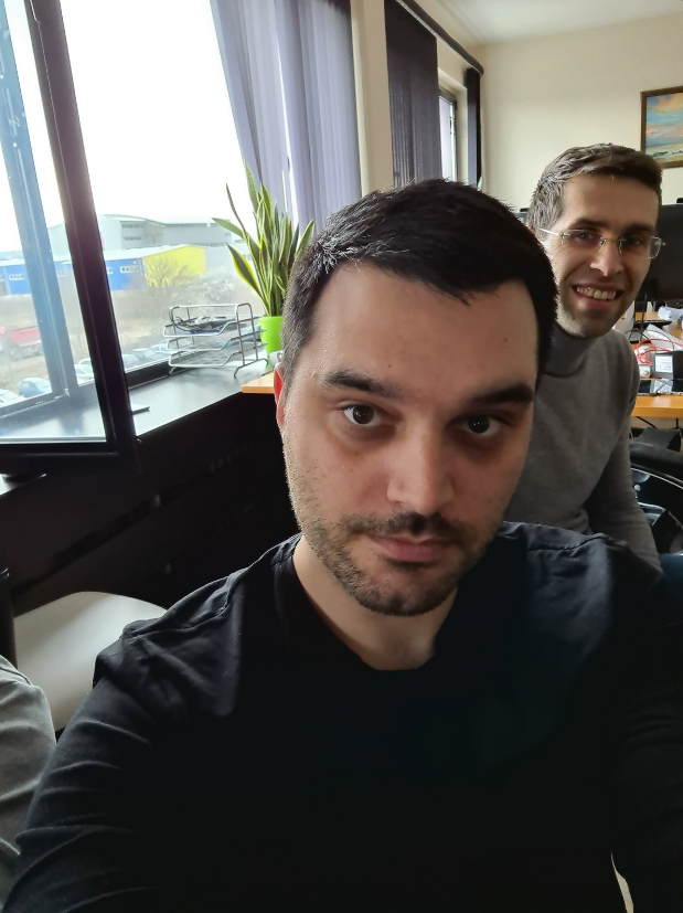 Samsung Galaxy S20 gặp phải lỗi camera selfie, ảnh chụp có thể bị mờ và không rõ nét - Ảnh 4. Samsung Galaxy S20 gặp phải lỗi camera selfie, ảnh chụp có thể bị mờ và không rõ nét - Ảnh 4.