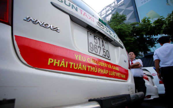 Tòa phúc thẩm xử bồi thường 4,8 tỷ đồng cho Vinasun, Grab than vãn: Tương lai bất kỳ DN nào không hài lòng với một mô hình kinh doanh, họ cũng sẽ lợi dụng tòa án để kiện đối thủ - Ảnh 1. Tòa phúc thẩm xử bồi thường 4,8 tỷ đồng cho Vinasun, Grab than vãn: Tương lai bất kỳ DN nào không hài lòng với một mô hình kinh doanh, họ cũng sẽ lợi dụng tòa án để kiện đối thủ - Ảnh 1.