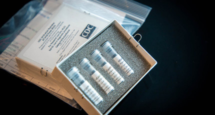 H&agrave;n Quốc chỉ mất 3 tuần để sản xuất bộ kit x&eacute;t nghiệm Covid-19, v&agrave; đ&acirc;y l&agrave; thứ vũ kh&iacute; b&iacute; mật của họ - Ảnh 6.