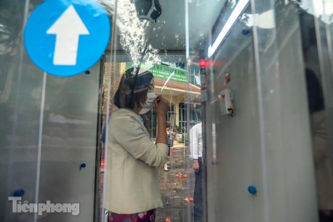 Buồng khử khuẩn toàn thân di động xuất hiện tại Hà Nội - Ảnh 11. Buồng khử khuẩn toàn thân di động xuất hiện tại Hà Nội - Ảnh 11.