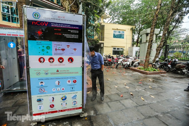 Buồng khử khuẩn toàn thân di động xuất hiện tại Hà Nội - Ảnh 4. Buồng khử khuẩn toàn thân di động xuất hiện tại Hà Nội - Ảnh 4.