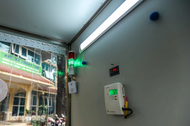 Buồng khử khuẩn toàn thân di động xuất hiện tại Hà Nội - Ảnh 5. Buồng khử khuẩn toàn thân di động xuất hiện tại Hà Nội - Ảnh 5.