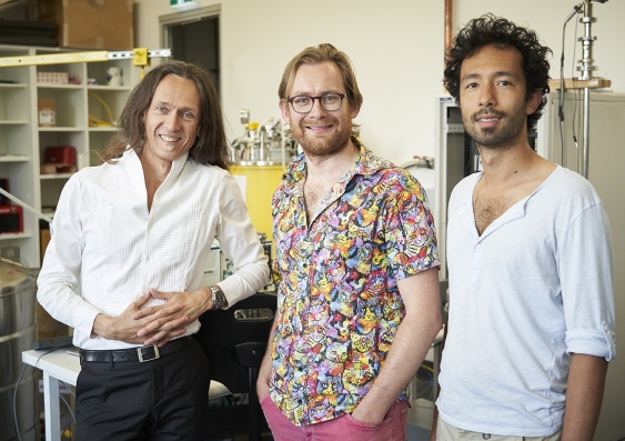 Nhờ cái ăng-ten hỏng, các nhà khoa học giải được bí mật 58 năm của ngành vật lý - Ảnh 2. Nhờ cái ăng-ten hỏng, các nhà khoa học giải được bí mật 58 năm của ngành vật lý - Ảnh 2.