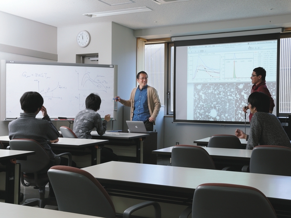 Nghi&ecirc;n cứu khoa học: Sự sống c&oacute; thể tồn tại rất nhiều nơi trong Vũ trụ, n&oacute; chỉ kh&ocirc;ng nằm trong v&ugrave;ng ta quan s&aacute;t được m&agrave; th&ocirc;i - Ảnh 2.