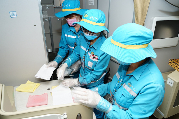 Vệ sinh khử trùng trên mỗi chuyến bay như thế nào để phòng dịch Covid-19? - Ảnh 2. Vệ sinh khử trùng trên mỗi chuyến bay như thế nào để phòng dịch Covid-19? - Ảnh 2.