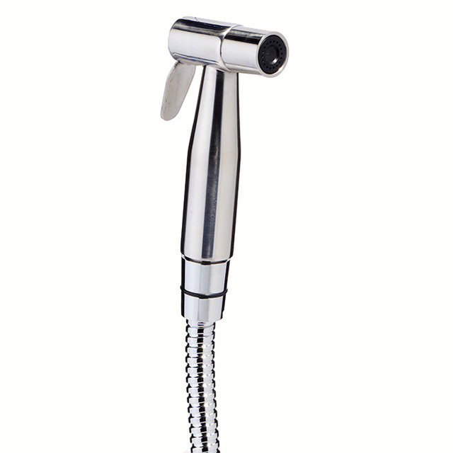 Dân Mỹ đổ xô mua vòi xịt vì giấy vệ sinh khan hiếm giữa mùa Covid-19, doanh số của nhiều nhà sản xuất tăng tới 300% - Ảnh 2. Dân Mỹ đổ xô mua vòi xịt vì giấy vệ sinh khan hiếm giữa mùa Covid-19, doanh số của nhiều nhà sản xuất tăng tới 300% - Ảnh 2.