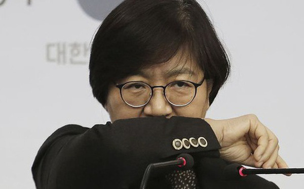 Chân dung người săn virus giúp Hàn Quốc giảm từ 900 ca xuống chưa đầy 100 ca nhiễm mới mỗi ngày - Ảnh 1. Chân dung người săn virus giúp Hàn Quốc giảm từ 900 ca xuống chưa đầy 100 ca nhiễm mới mỗi ngày - Ảnh 1.