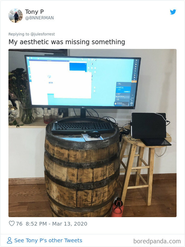 D&acirc;n t&igrave;nh thi nhau khoe 1001 g&oacute;c l&agrave;m việc online s&aacute;ng tạo hết nấc trong m&ugrave;a dịch Covid-19 khiến MXH trầm trồ - Ảnh 12.