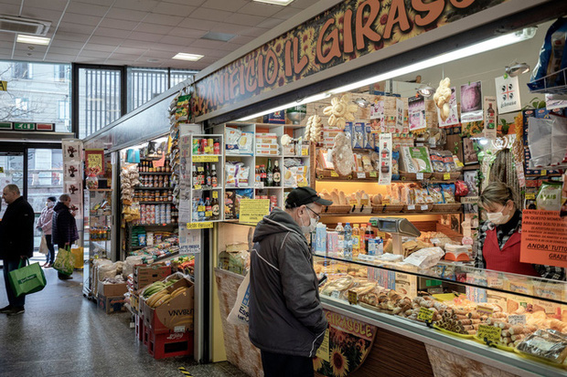 B&aacute;o Mỹ: Ph&aacute;t hiện triệu chứng cực kỳ đơn giản để x&aacute;c định người nghi nhiễm COVID-19 kể cả khi chưa ph&aacute;t bệnh - Ảnh 1.