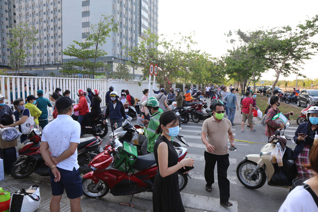 TP.HCM: Phạt 30 triệu đồng nếu tập trung đ&ocirc;ng người tại v&ugrave;ng dịch sau khi c&oacute; quy định cấm - Ảnh 1.